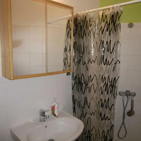 Homy Cozy Towards The Centre דירה